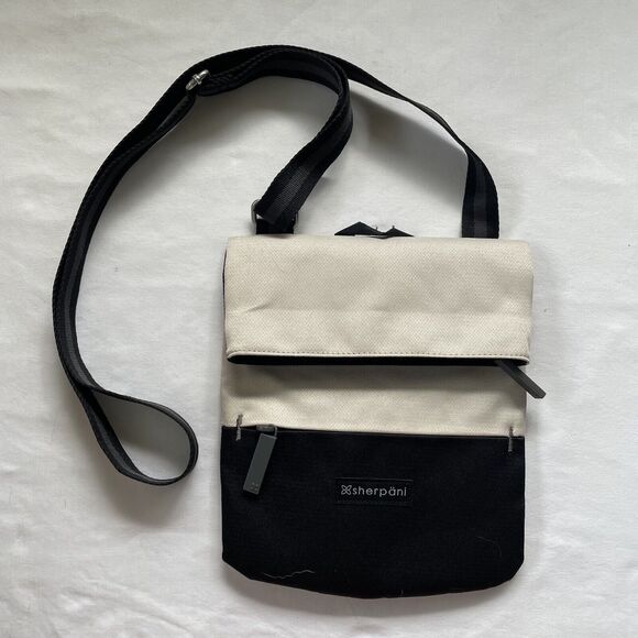 Sherpani Handbags - Sherpani Crossbody Foldover Purse